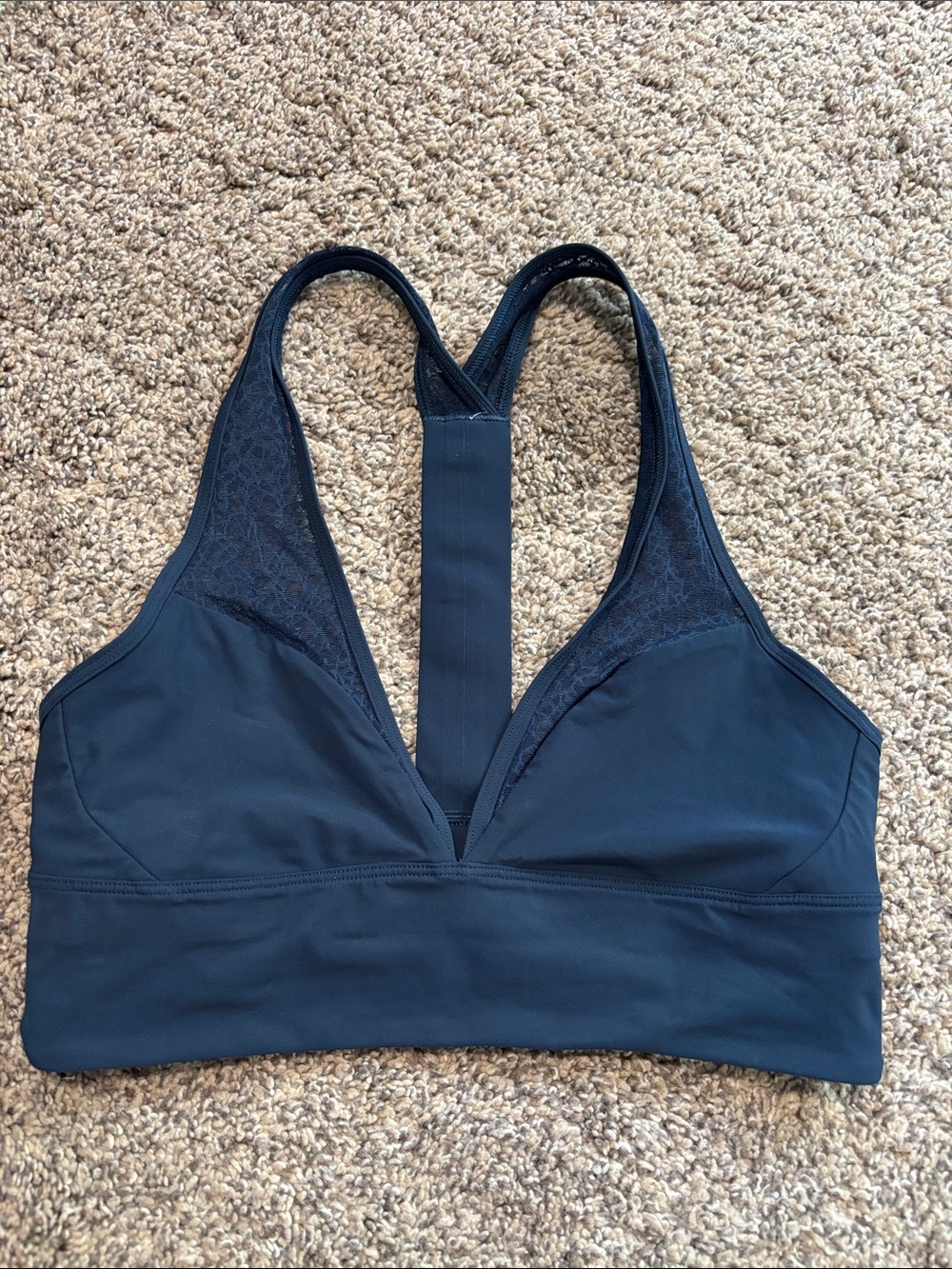 Lululemon Twist & Train Bra size 6